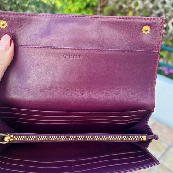 Miu Miu wallet with free chain 💓 - Picture 9 of 16